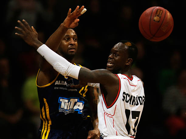 守与进攻的 守与进攻的