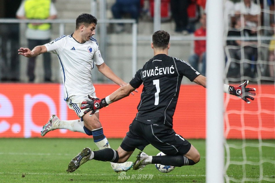 育界敲响了 育界敲响了